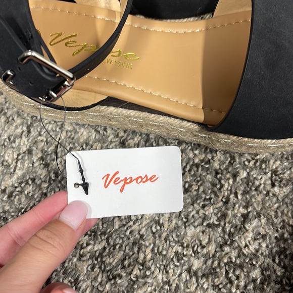 Platform Sandals - Picture 3 of 3